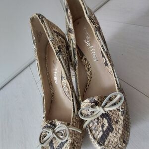 Sparry real snake skin wedged heel 7.5
